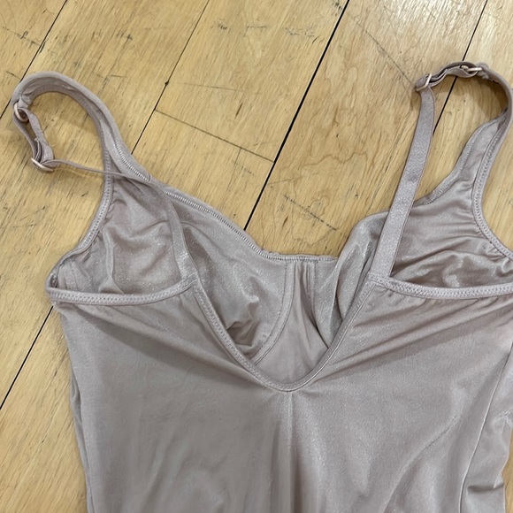 Lisanza Bodysuit Sz 3 - Picture 11 of 15